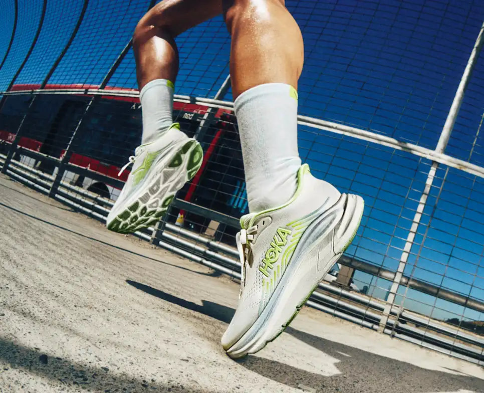 Womens Clifton 11 (Frost/Neon Yuzu)
