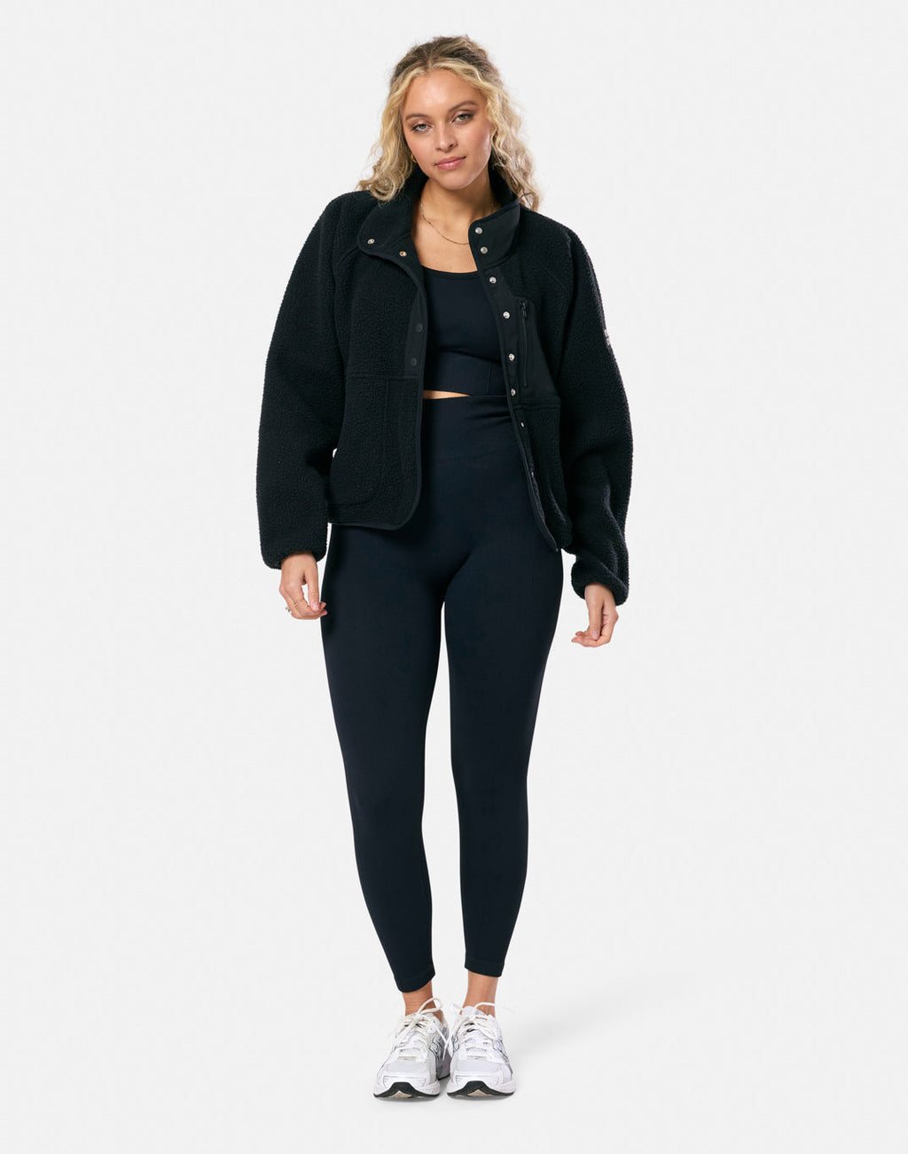 Horizon Layer Up Snap (Black)