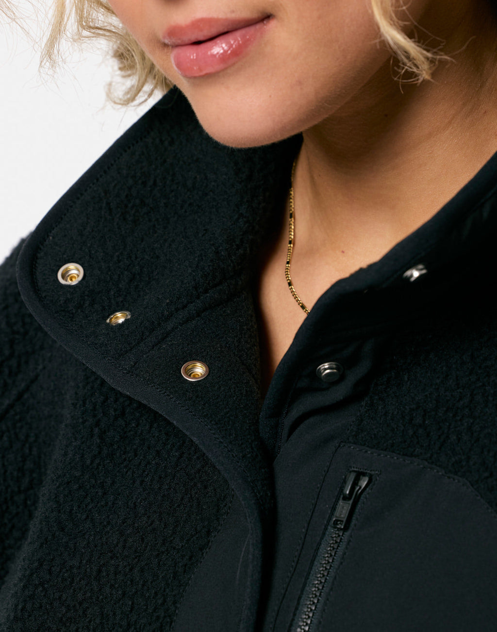 Horizon Layer Up Snap (Black)