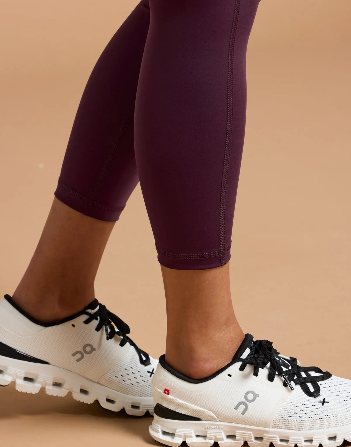 Womens Relentless 7/8 Leggings (Grape Noir)