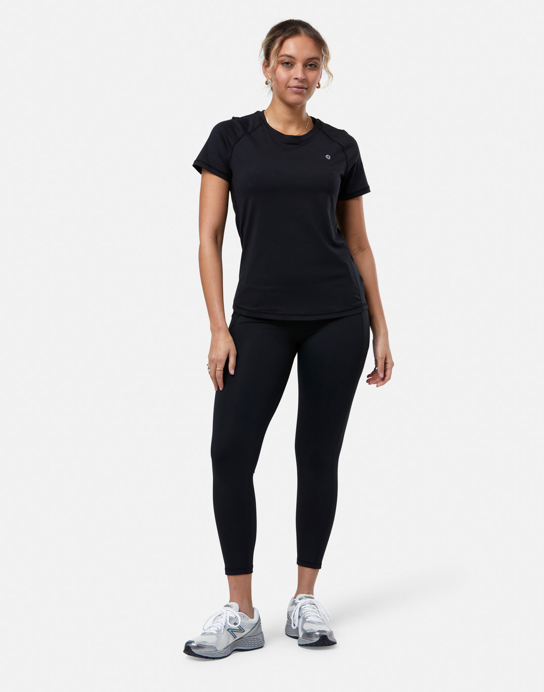 Womens Relentless Tee (Black)