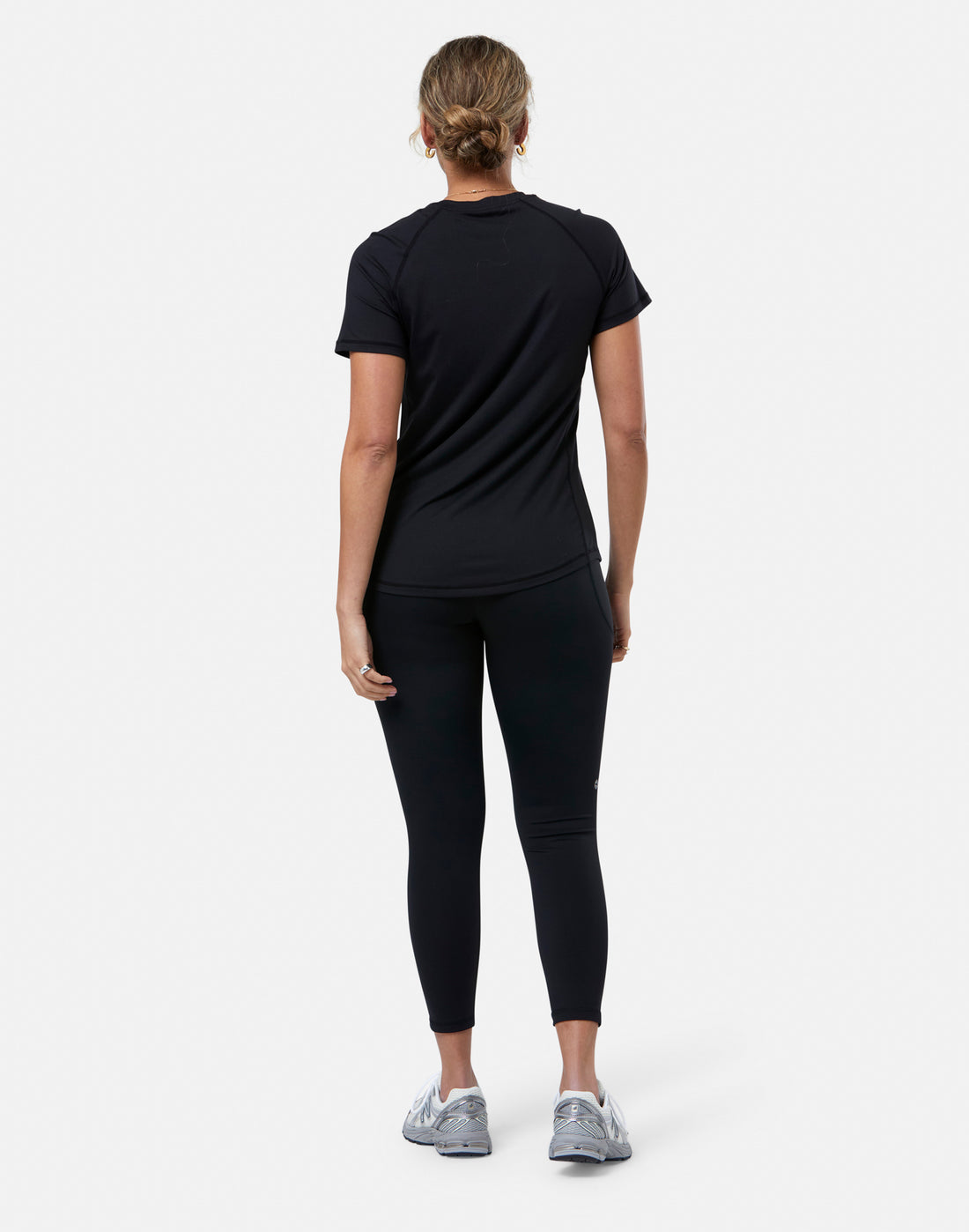 Womens Relentless Tee (Black)