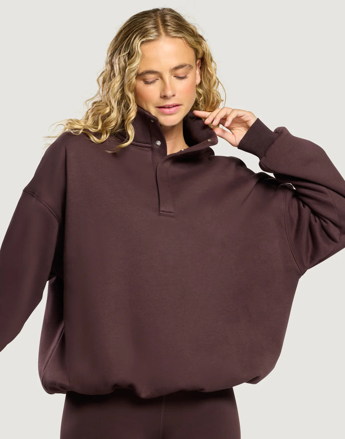 Womens Sierra Snap Collar Sweatshirt (Mocha Bean)