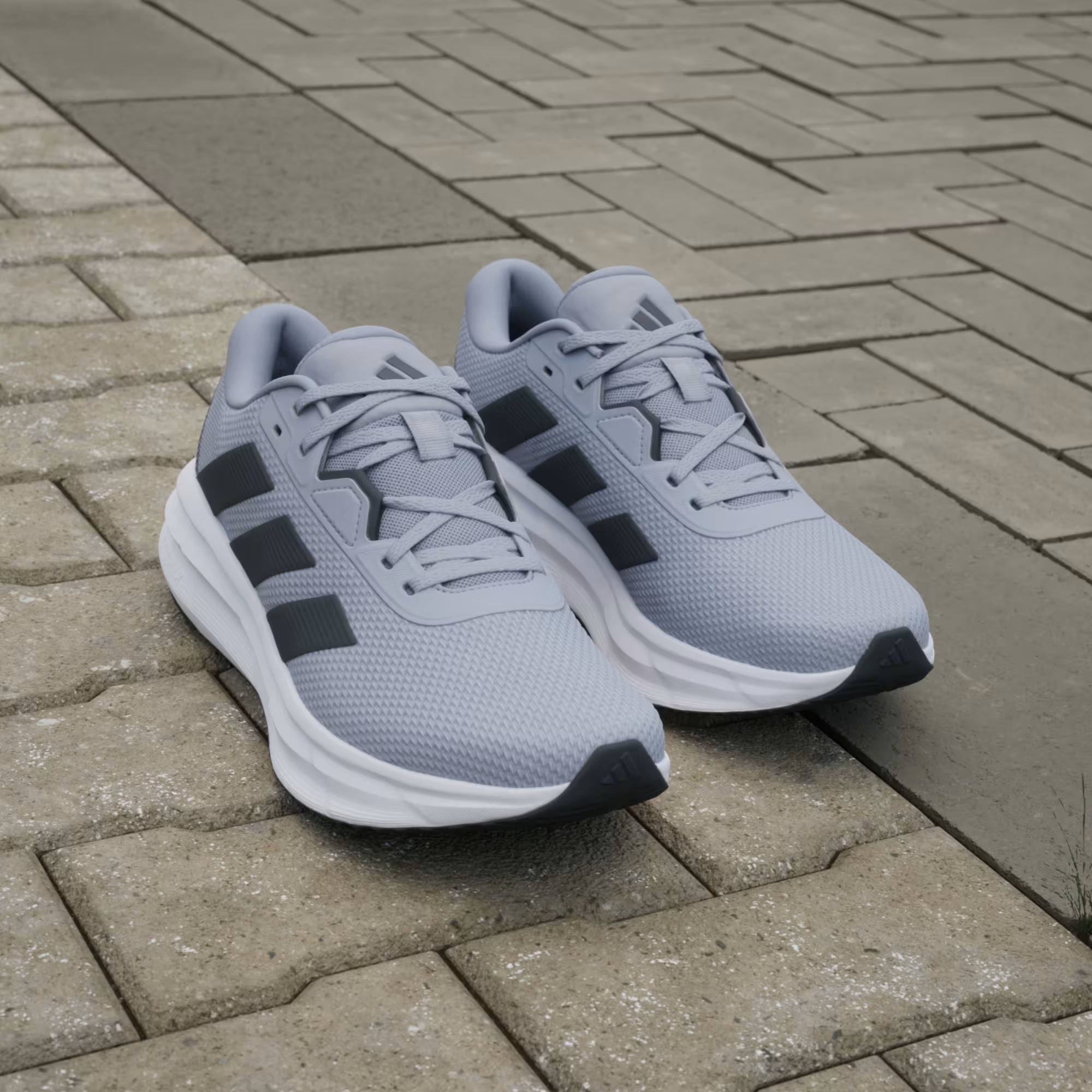 Mens Galaxy 7 Trainers (Halo SIlver/Carbon/Core Black)